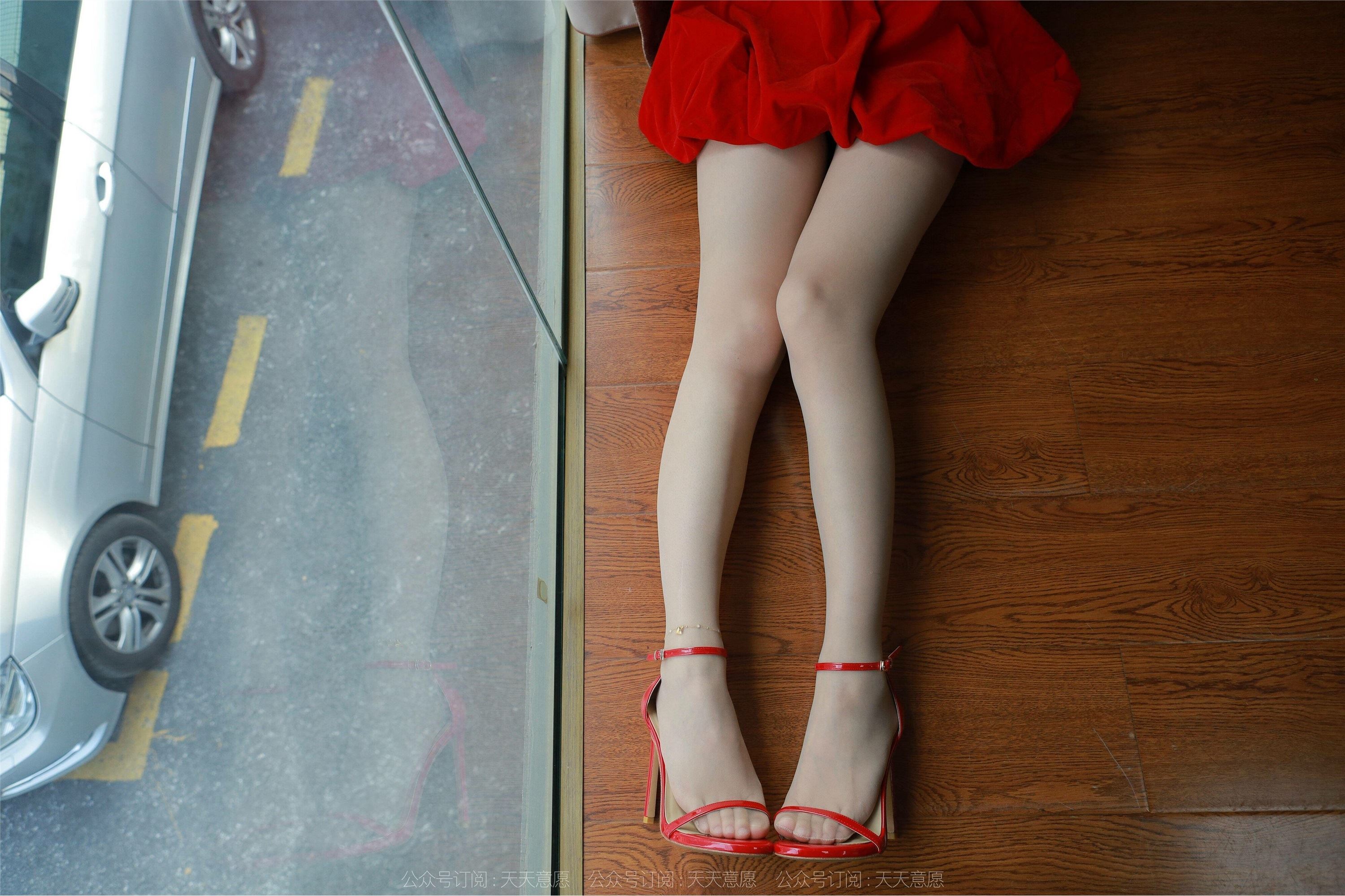 IESS异思趣向  2022.02.10 丝享家1001：秋秋《跨年夜性感红裙》